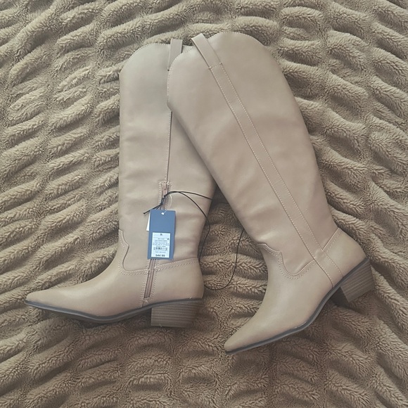 Universal Thread Cream Over the Knee Boots - Picture 3 of 3